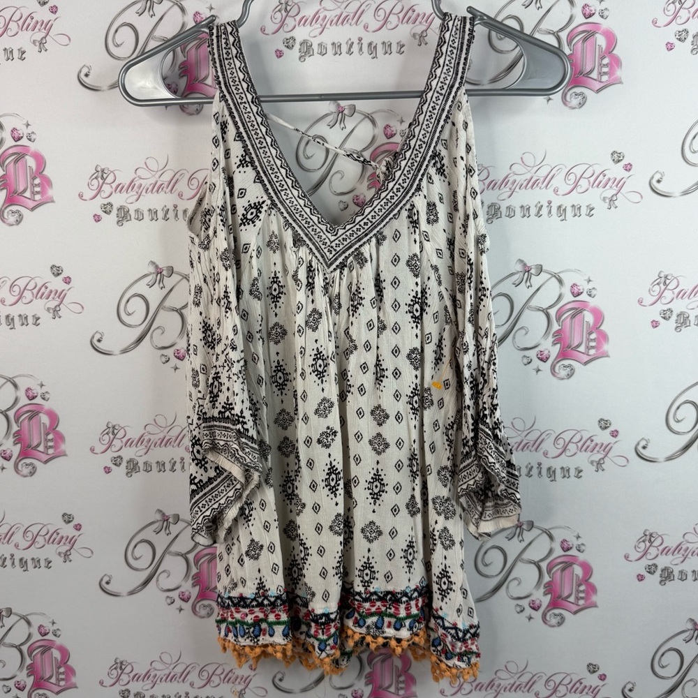 Angie top shirt cold shoulder paisley Bohemian V-Neck Top - Black and White